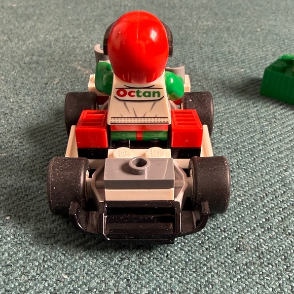 LEGO City Go-Kart Racer Mini Set #30314 - Picture 8 of 11